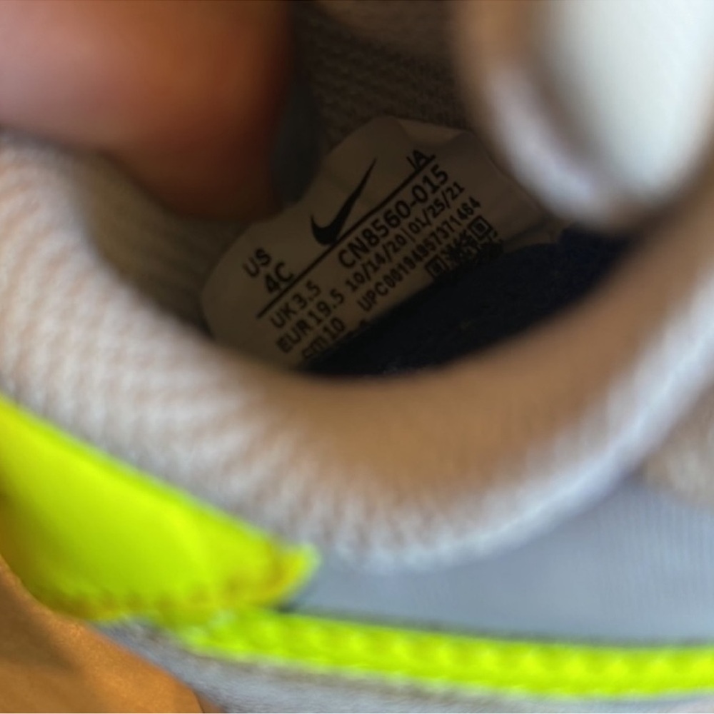 Nike Toddler MD Valient Sneakers Size 4C - Picture 7 of 7